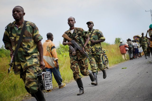 Des rebelles du M23, photographiés à Goma, le... (PHOTO PHIL MOORE, ARCHIVES AFP)