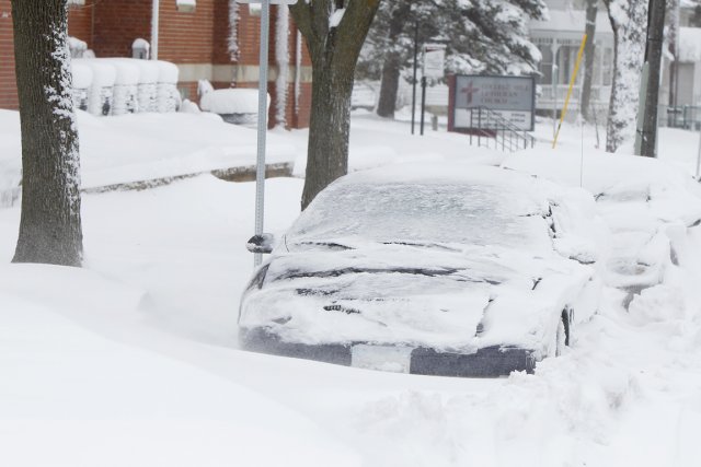 Une tempête de neige fait 8 morts aux États-Unis Les États du Wisconsin, de l'Iowa, du Nebraska,... (PHOTO MATTHEW PUTNEY, REUTERS/THE WATERLOO COURIER)