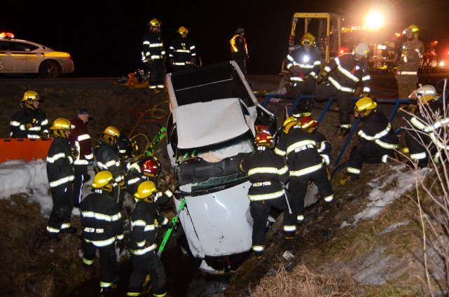 Perte de contrôle à Sainte-Cécile-de-Milton Une conductrice a été blessée lorsqu'elle a... (Photo Bruno Beauregard, collaboration spéciale)