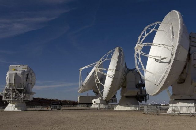 ALMA (Vaste Réseau d'antennes millimétrique/submillimétrique d'Atacama), formidable machine... (Photo AFP)