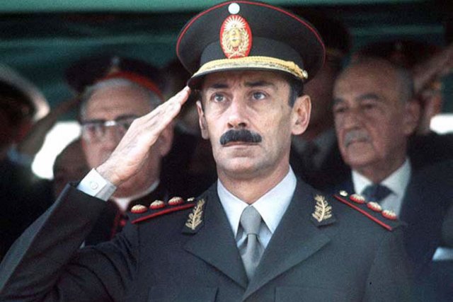 L'ex-dictateur argentin Jorge Videla s'est éteint à l'âge... (PHOTO AFP)