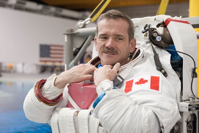 Chris Hadfield: une vie tournée vers le cosmos L'astronaute Chris Hadfield a marqué l'imaginaire collectif lors... (Photo: NASA)