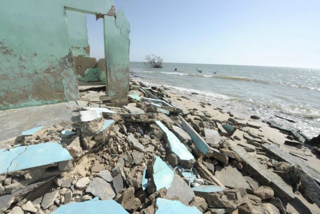 Des maisons sont en ruines en raison de... (PHOTO SEYLLOU, AFP)