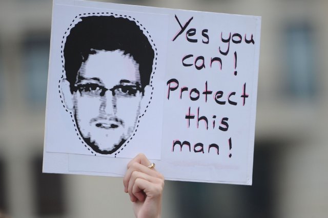 Snowden a déjà confié en entrevue avec le journal... (PHOTO OLE SPATA, AFP)