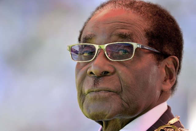 Le Président du Zimbabwe Robert Mugabe.... (Photo ALEXANDER JOE, AP)