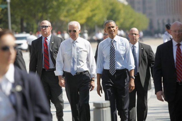 Le président américain Barack Obama et le vice-président... (Photo JONATHAN ERNST, Reuters)