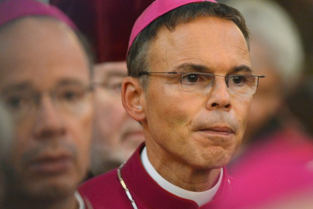 Depuis 15 jours, l'évêque de Limburg Mgr Franz-Peter... (PHOTO ARNE DEDERT, ARCHIVES AFP/DPA)