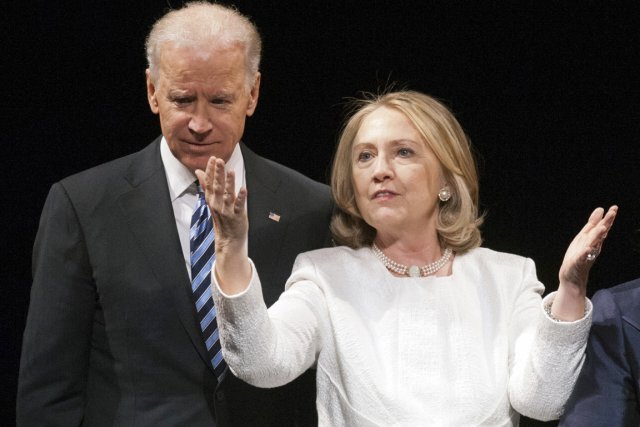 Hillary Clinton et Joe Biden, à Washington, le... (PHOTO CLIFF OWEN, ARCHIVES AP)