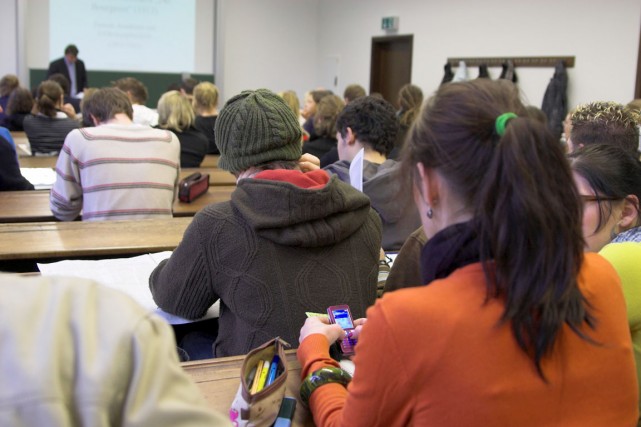 Épargne-étude: Universitas réplique aux associations étudiantes La Presse révélait cette semaine qu'une coalition syndicale étudiante... (PHOTO D'ARCHIVES)