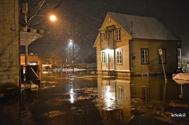 Таяние льдов и проливные дожди угрожают наводнением провинции Квебек