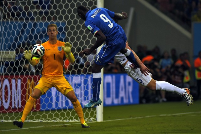 Balotelli a inscrit son premier but dans le... (Photo AFP)