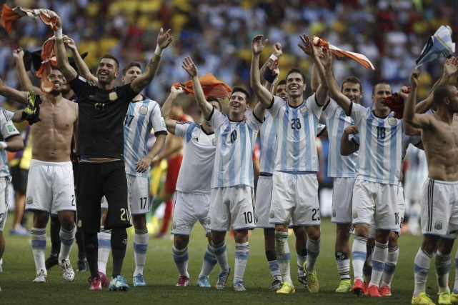 Les Argentins affronteront mercredi le vainqueur du match... (PHOTO ADRIAN DENNIS, AFP)