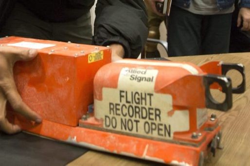 MH17: les données techniques du vol extraites des boîtes noires Les boîtes noires, qui sont en fait de... (PHOTO DMITRY LOVETSKY, ASSOCIATED PRESS)