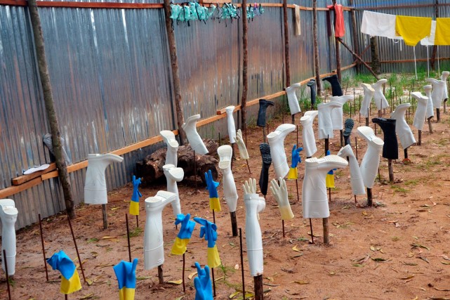 Une compagnie nigériane suspend ses liaisons avec les pays touchés par l'Ebola Selon de nouvelles données diffusées vendredi par l'OMS,... (PHOTO ZOOM DOSSO, ARCHIVES AGENCE FRANCE-PRESSE)