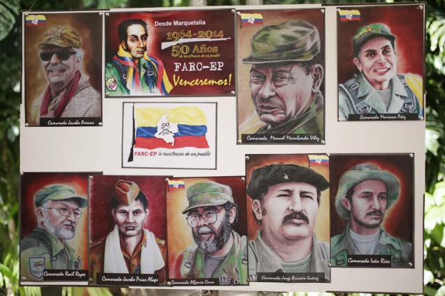 Un tableau représentant les membres fondateurs des FARC... (PHOTO ENRIQUE DE LA OSA, ARCHIVES REUTERS)