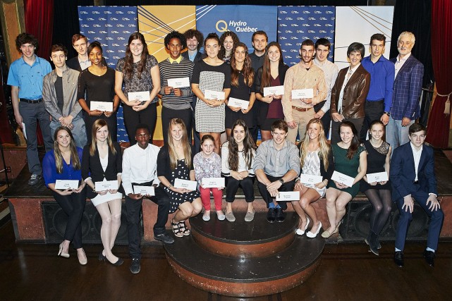 88 000$ en bourse pour les jeunes athlètes Trente jeunes étudiants-athlètes se sont partagé un montant... (Photo fournie par la Hydro-Québec)