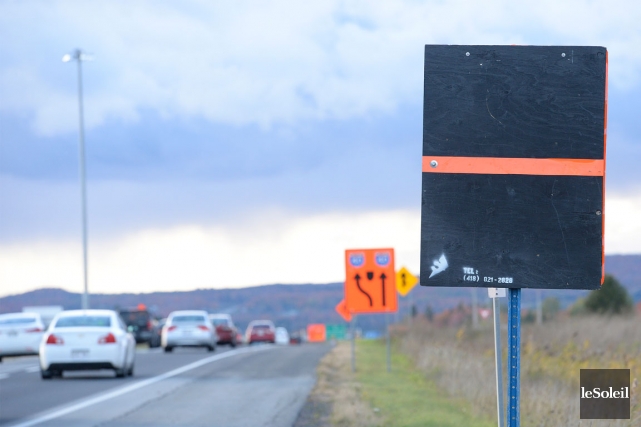 Pas de panneau sans radar photo Le chantier de l'autoroute Félix-Leclerc (40) à la... (Le Soleil, Jean-Marie Villeneuve)