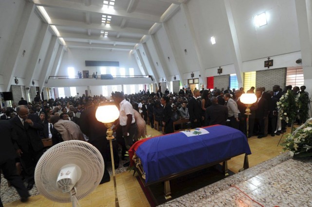 Le service avait lieu dans la chapelle de... (PHOTO HECTOR RETAMAL, AFP)