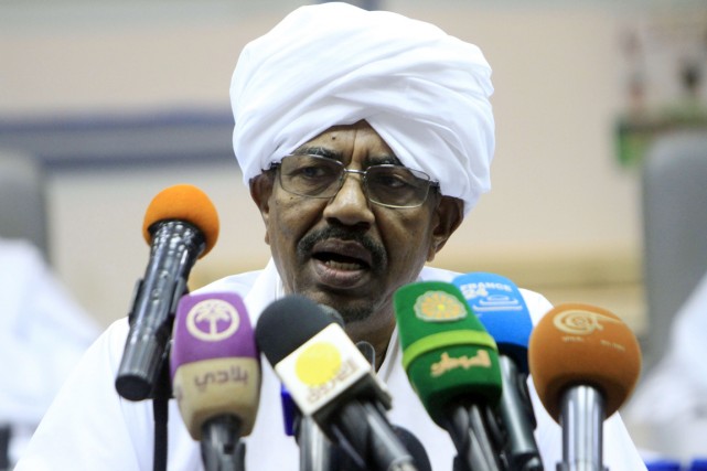 Soudan: le président Omar el-Béchir candidat en 2015 Omar el-Béchir, arrivé au pouvoir à la faveur... (PHOTO ASHRAF SHAZLY, AFP)