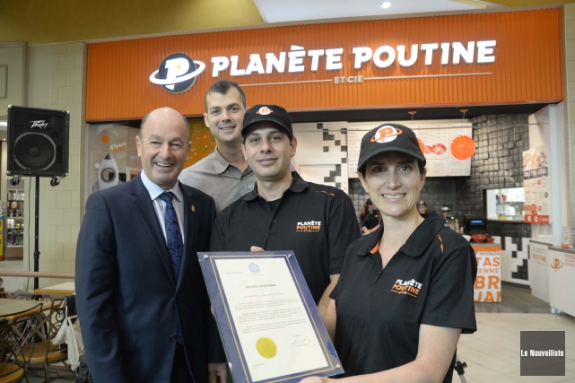 Planète poutine s'installe au centre Les Rivières Planète poutine a inauguré sa succursale du centre... (Photo: Sylvain Mayer, Le Nouvelliste)