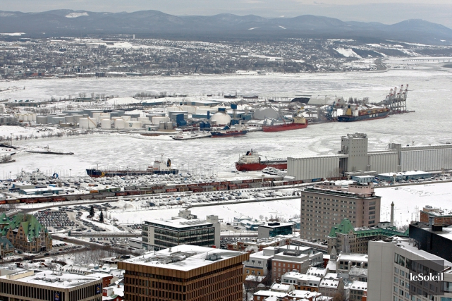 Le port de Québec prévoit désormais recourir systématiquement... (Photothèque Le Soleil, Pascal Ratthé)