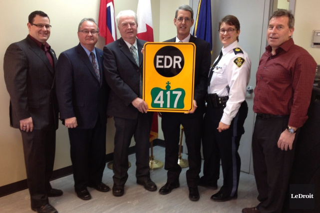 Un réseau de détours d'urgence inauguré le long de la 417 Sur la photo: le maire de Russell, Pierre... (Samuel Blais-Gauthier, LeDroit)