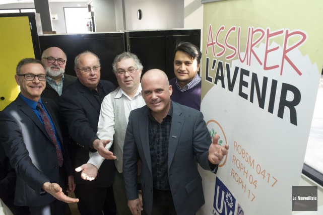 Projet pilote pour encourager la philanthropie Luc Pellerin, actuaire à Union Vie, Pierre Lamothe,... (Photo: Stéphane Lessard, Le Nouvelliste)
