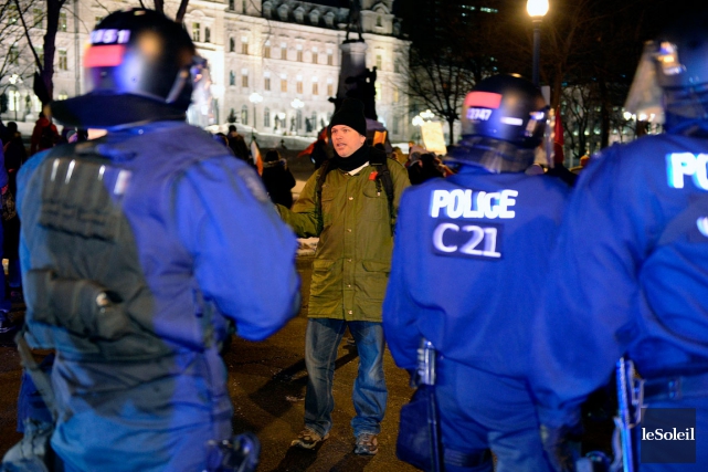 La police de Québec a surpris les manifestants Mardi soir, 274 personnes ont été arrêtées. Même... (Le Soleil, Erick Labbé)