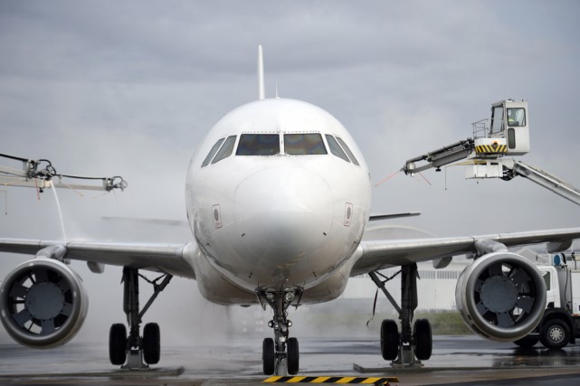 Problèmes psychologiques chez les pilotes: un filet sécuritaire aux mailles larges «Sans être foncièrement malhonnêtes, les personnels de l'aviation... (PHOTO MARTIN BUREAU, ARCHIVES AFP)