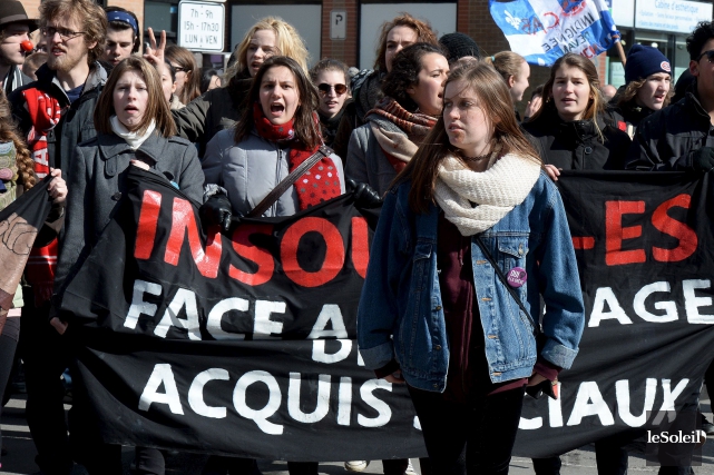 Manifestation à Québec: Naomie Tremblay-Trudeau ouvre la marche Pour la troisième fois en six jours, un... (Le Soleil, Erick Labbé)