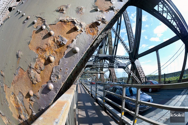 Peinture du pont de Québec: une évaluation fiable coûtera cher Le mauvais état du pont de Québec ne... (Photothèque Le Soleil, Jean-Marie Villeneuve)