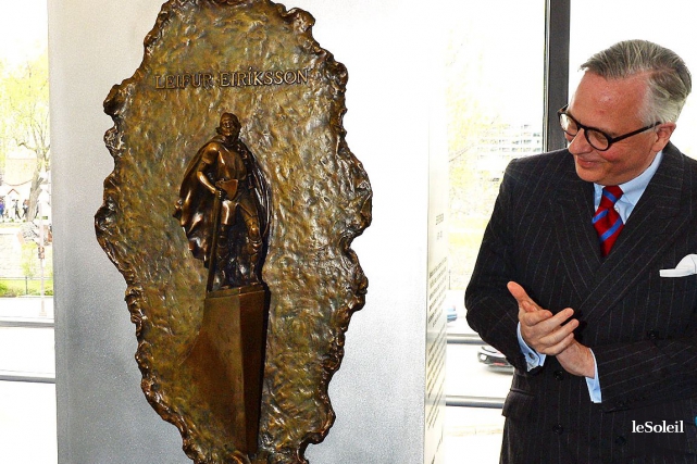 Hommage au premier visiteur européen en Amérique... l'Islandais Leifur Eiríksson La sculpture de bronze inaugurée mercredi à la... (Le Soleil, Erick Labbé)
