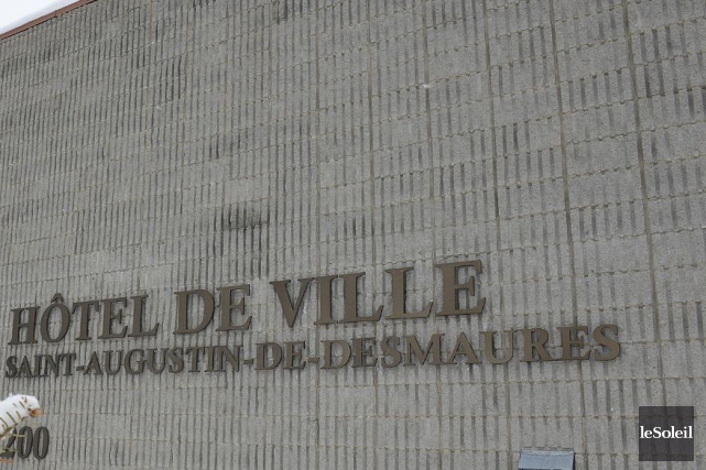 «Assemblée buissonnière» à Saint-Augustin: une décision à caractère politique En l'absence de la conseillère Marie-Julie Cossette, en... (Photothèque Le Soleil, Patrice Laroche)
