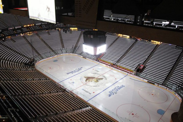 Glendale prête à négocier un nouveau bail avec les Coyotes Le Gila River Arena, à l'époque connu sous... (Photo Ross D. Franklin, archives AP)