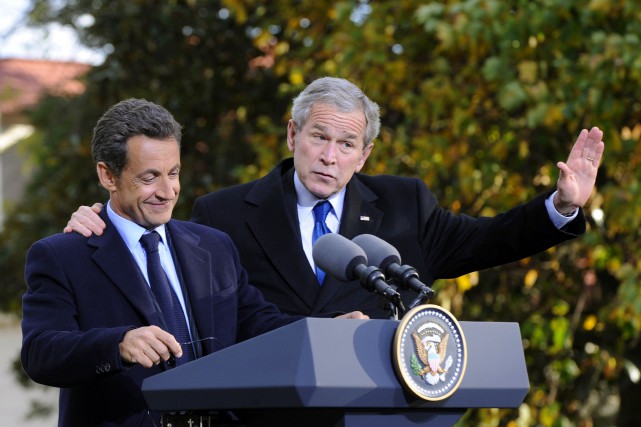 L'entourage de Nicolas Sarkozy - qu'on voit sur... (PHOTO ARCHIVES AFP)