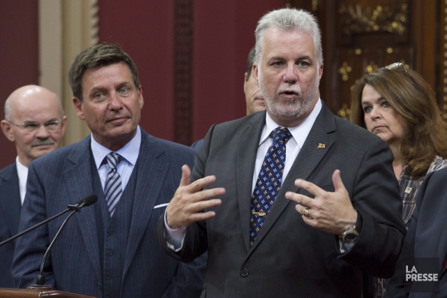 Plus de pouvoirs, moins d'argent avec le nouveau pacte fiscal L'entente a été signée mardi matin à l'Assemblée... (La Presse Canadienne, Jacques Boissinot)