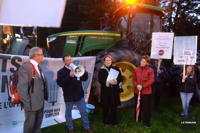 Débat dans Compton-Stanstead: gestion de l'offre et gros tracteurs à Ascot Corner Dans une déclaration commune avant le débat qui... (Imacom, Maxime Picard)