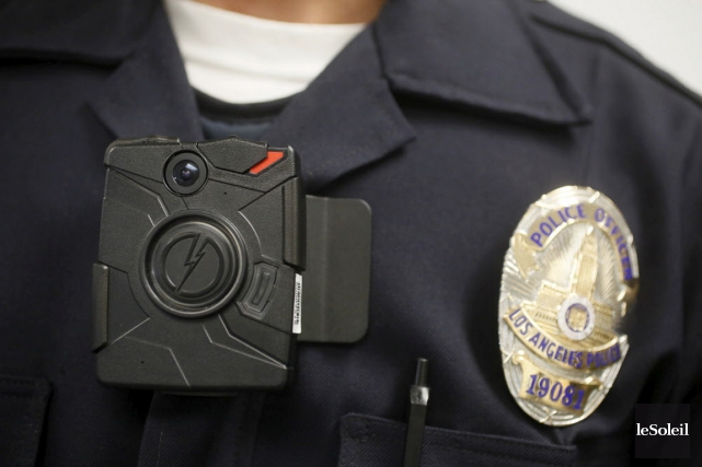 Des caméras corporelles seront portées par 50 policiers... (Photothèque Le Soleil)