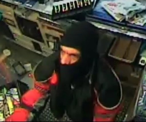 Vol qualifié dans un Couche-Tard à Granby La police de Granby est à la recherche... (photo fournie par le Service de police de Granby)