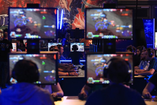 Des jeux vidéo aux JO de Paris? On retrouve des plateformes de « chat » dans les... (PHOTO KRISZTIAN BOCSI, ARCHIVES BLOOMBERG)