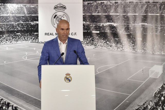 Zinédine Zidane était l'entraîneur de l'équipe B merengue... (PHOTO GERARD JULIEN, AFP)