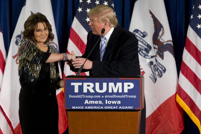Sarah Palin soutient Donald Trump pour la Maison-Blanche Sarah Palin, sur son ton habituel mélangeant vitriol,... (PHOTO AP)