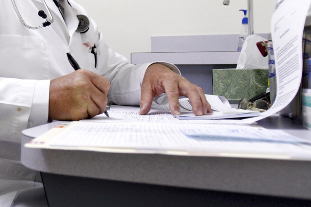 Budget Leitão: Lisée demande un gel de la rémunération des médecins Selon l'Institut canadien de l'information sur la santé,... (Photo archives The New York Times)