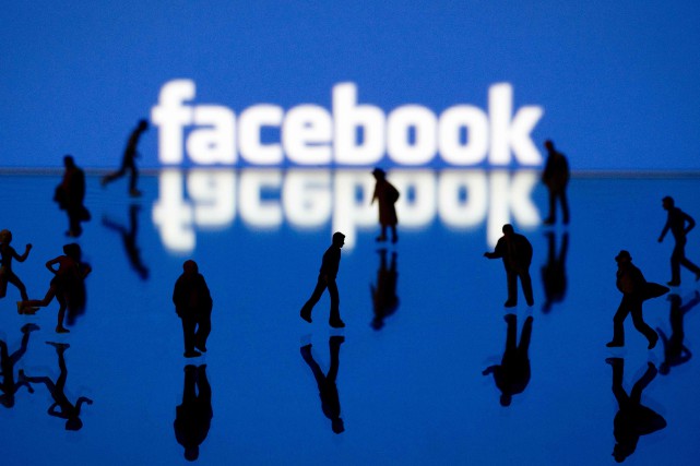 Qu'on ait 10 000 ou 100 amis Facebook,... (PHOTO JOEL SAGET, ARCHIVES AFP)