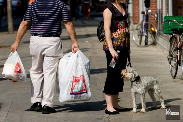L'opposition à l'interdiction des sacs de plastique s'intensifie dans la CMM L'Association canadienne des sacs de plastique a de... (PHOTO DAVID BOILY, ARCHIVES LA PRESSE)
