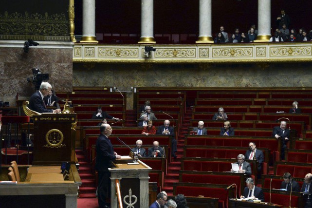 Selon le ministre français de l'Intérieur, Bernard Cazeneuve, les... (PHOTO ALAIN JOCARD, AFP)