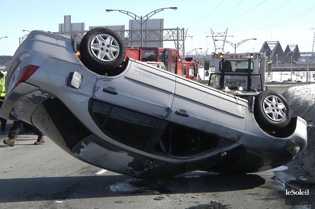 Deux accidents sur Henri-IV font quatre blessés Selon nos informations, l'accident serait survenu vers 13h45... (Le Soleil, Nicolas Perron-Drolet)