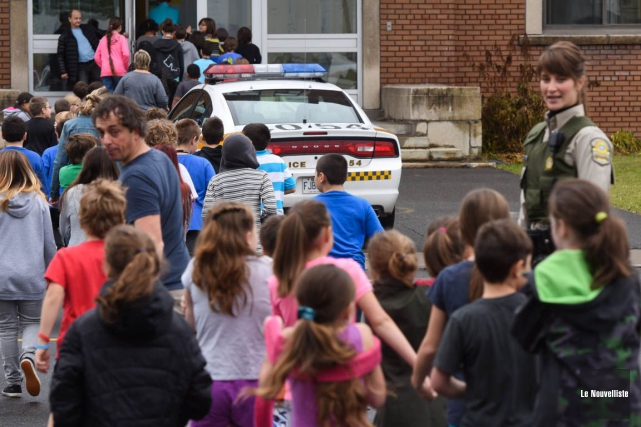 Alertes à la bombe au Québec: la Couronne arrête les procédures Des élèves de l'école Antoine-Hallé de Grand-Mère, en... (François Gervais, archives Le Nouvelliste)