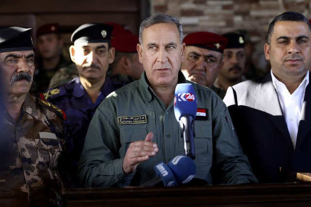 Le responsable des armes chimiques de l'EI aurait été arrêté Le ministre irakien de la Défense Khaled al-Obeidi... (PHOTO HADI MIZBAN, AP)