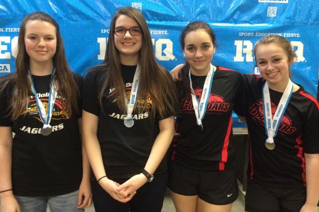 Badminton: la Zone Lac-Saint-Jean l'emporte Voici les finalistes du double féminin juvénile lors... (Photo courtoisie)